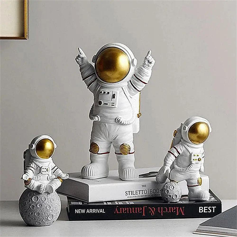 Cute Resin Astronaut Figurines Spaceman Moon Sculpture Decorative Kids Toy Cosmonaut Statues Miniatures Gift Home Decoration