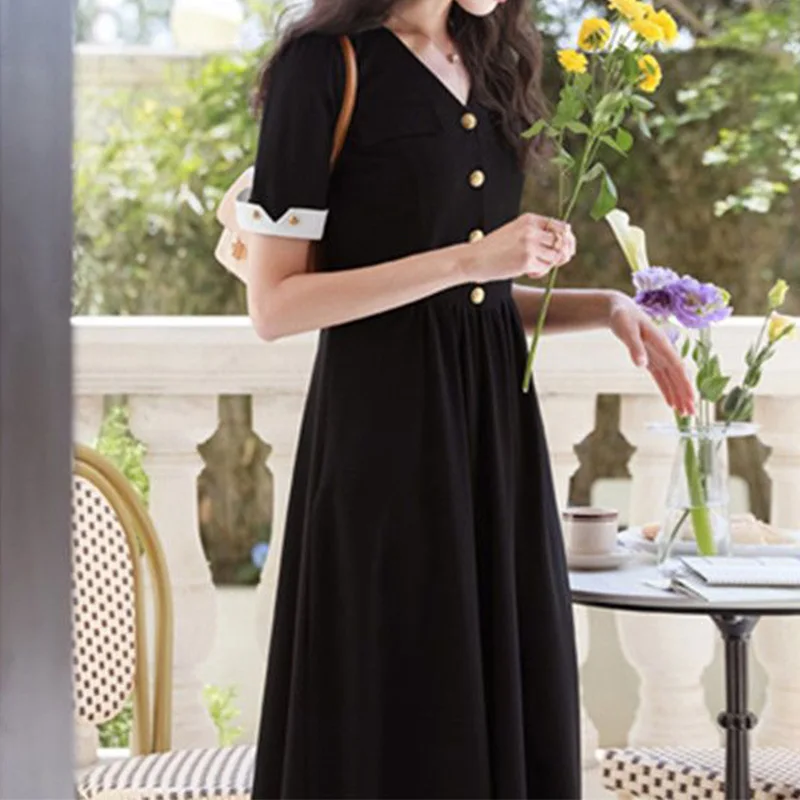 Hepburn Wind Contrasting Colors Temperament and Self-cultivation V-Neck Nail Buckle Short Sleeve Party Elegant Black Long Dress