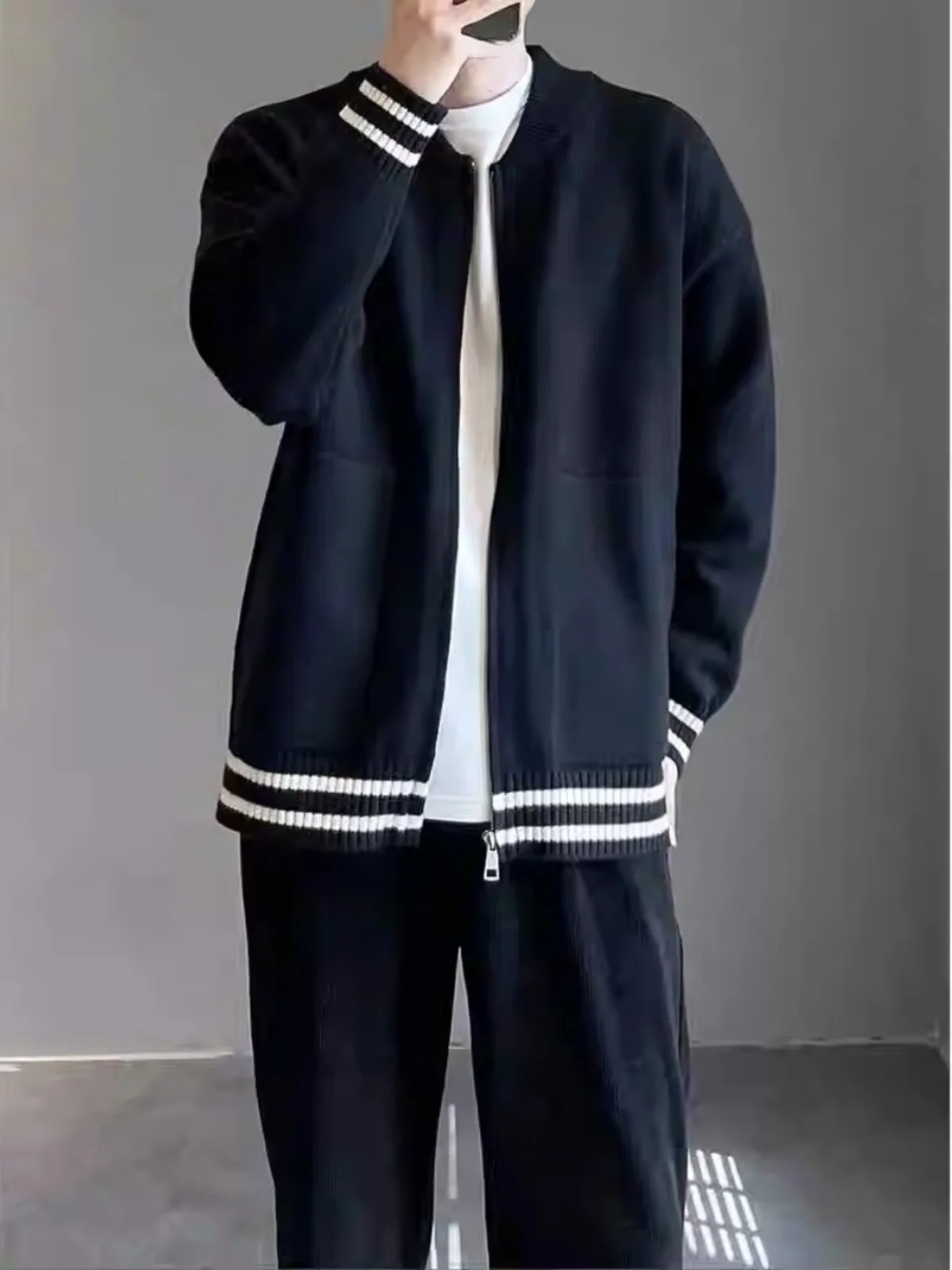 

Мужской вязаный кардиган свободного кроя с воротником-бомбером, осенне-зимний, новый, повседневный, в полоску, модный, городской стиль