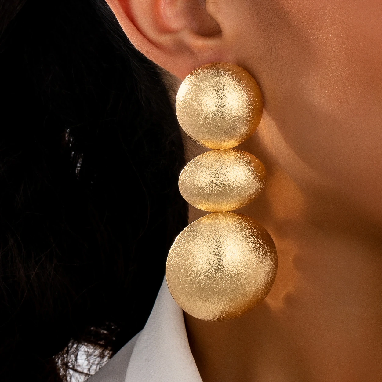 Women's Exaggerated Glossy Geometric Round Stud Earrings