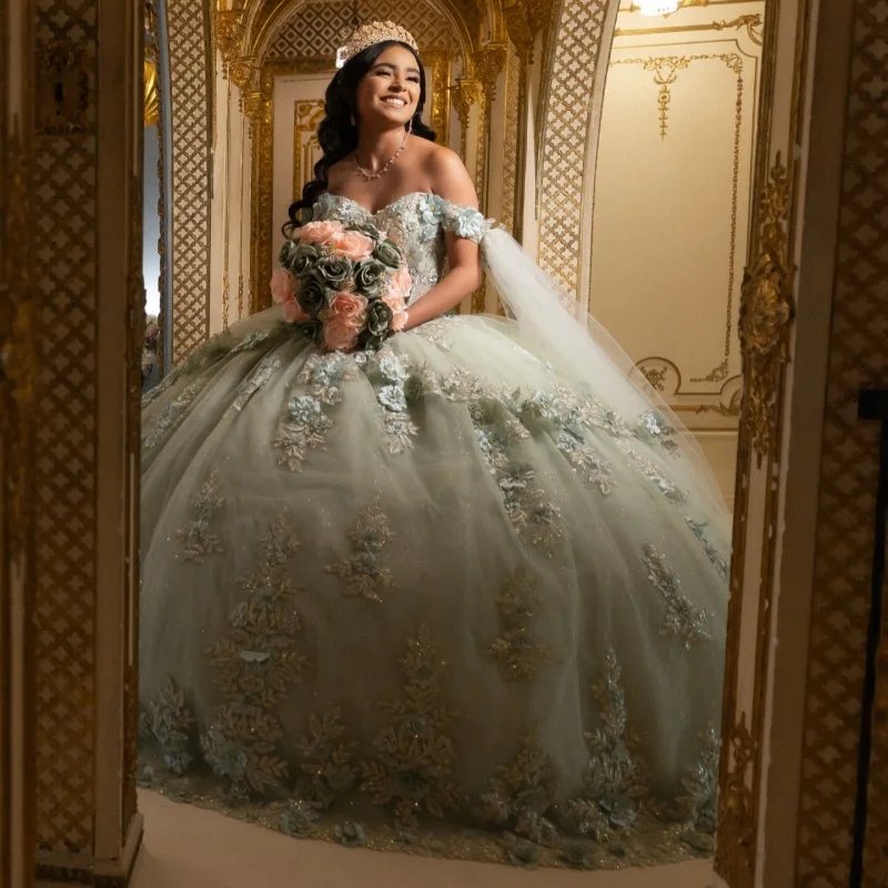 

Mint Green Quinceanera Dresses Off the Shoulder Crystal Decal 3D Flower Layering Long tail Vestidoe 15 Quinceanera Customize