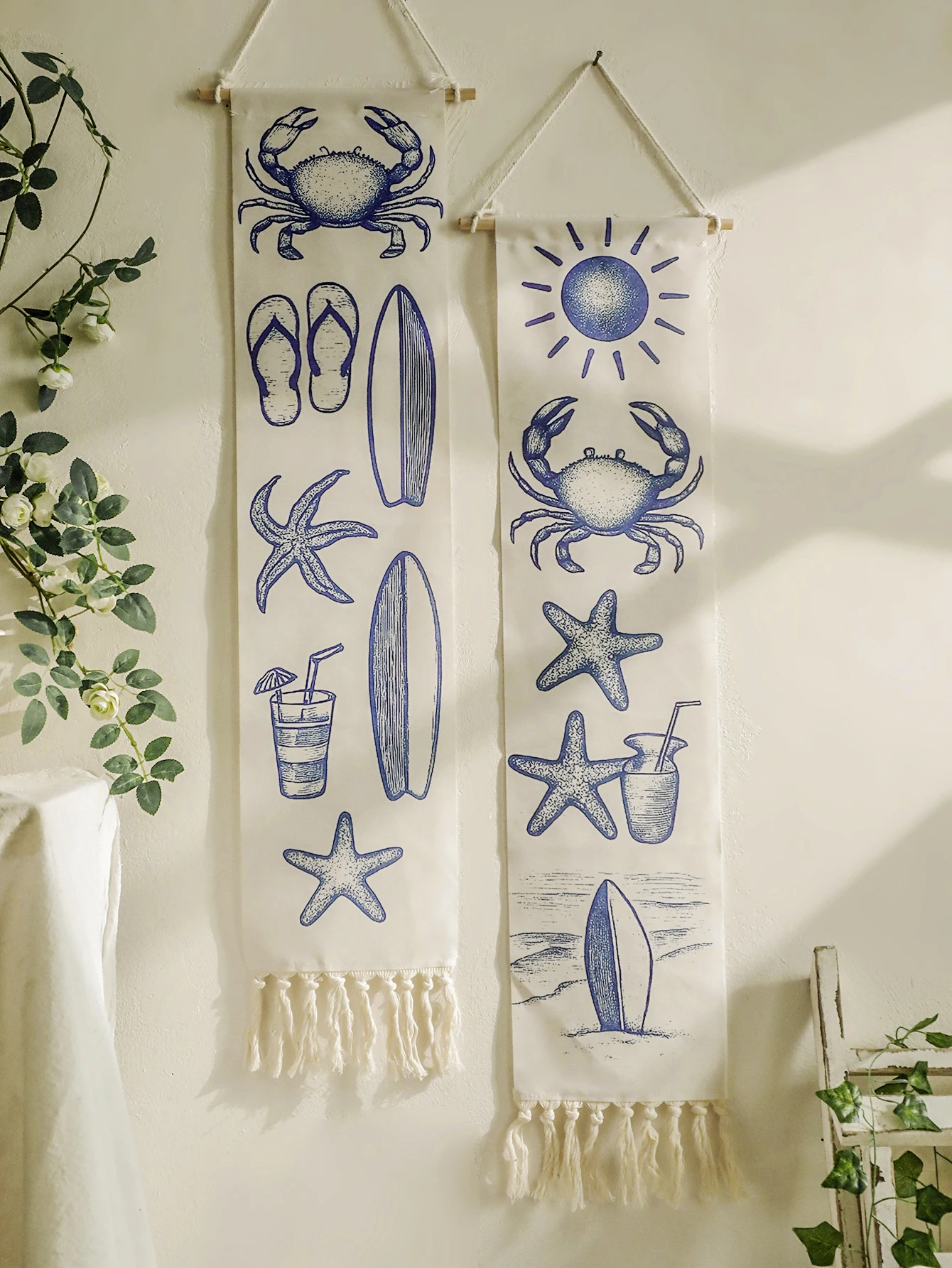 Küsten-Wandteppich, Strand-Wandbehang im nautischen Stil mit Krabbe, Seestern, Surfbrett-Drucke, Boho-Heimdekoration, ästhetische Raumgeschenke