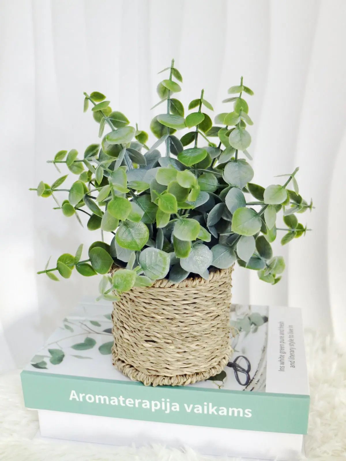 1 pc artificial Eucalyptus potted plant with cylindrical grass woven pot for home office party decoration  ,shooting props