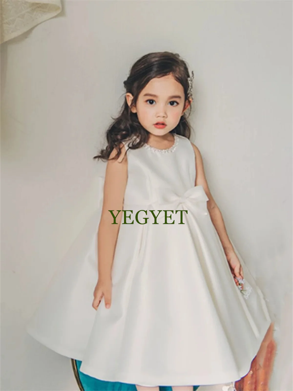 

Flower Girl Dress White Satin Sparkle Beaded O-neck Bow Belt Wedding Cute Flower Child First Eucharist Birthday Party Dress