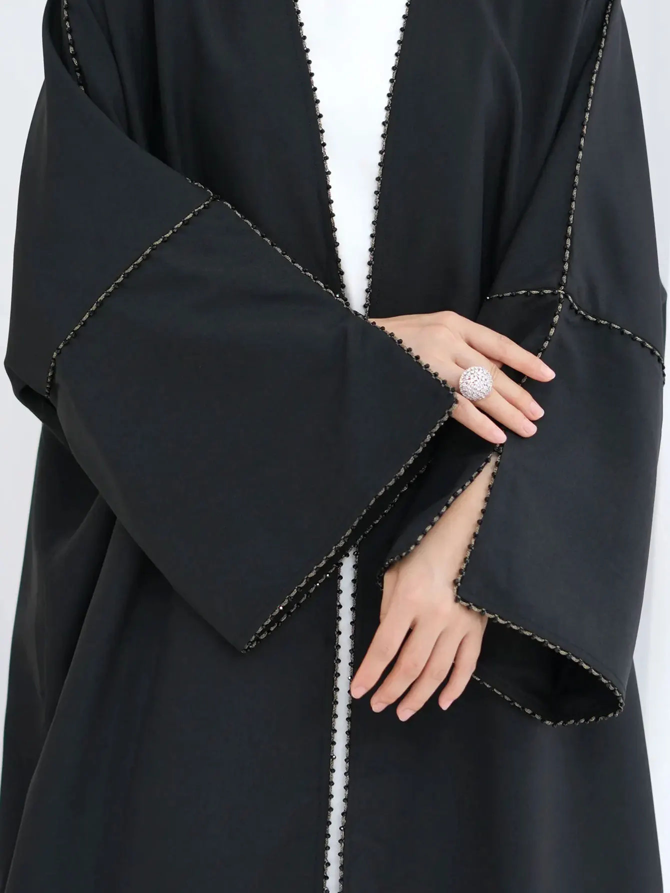 

Dubai Islam Women 2025 New Muslim Abaya with Gold Stitching - Black Loose Long Sleeve Elegant Modest Islam Clothing for Women