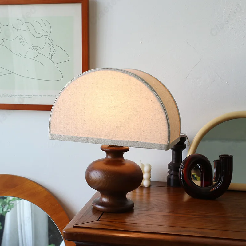 Creative Retro LED Linen Desk Lamp Solid Wood Bedroom Bedhead Living Room Atmosphere Decoration Lighting Fixtures