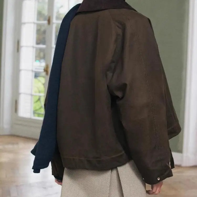 เสื้อโค้ทผ้าลูกฟูกเคลือบแว็กซ์ แขนยาว คอปกพับได้ สำหรับผู้หญิง คอลเลคชั่นใหม่ ฤดูใบไม้ร่วง-ฤดูหนาว แฟชั่นอเนกประสงค์ ทรงหลวม