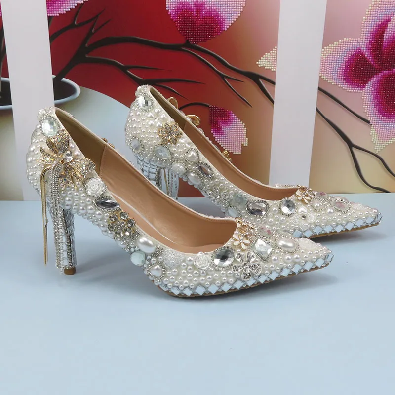 Nuevo estilo, zapatos de boda de cristal de lujo, moda para mujer, zapatos de vestir de fiesta de tacón fino para mujer, zapatos de tacón alto con punta estrecha, hechos a mano con perlas