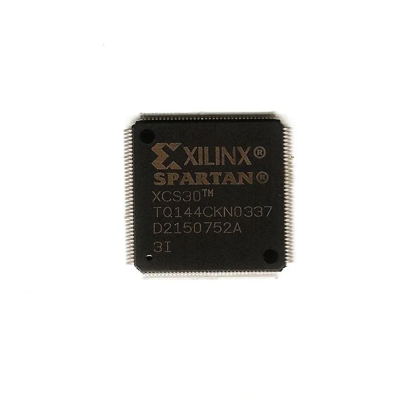 

новые и оригинальные 2 шт. XCS30-3TQG144I XCS30 QFP144