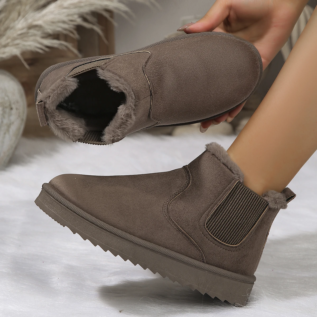 2024 Winter Women Short Plush Warm Snow Boots Casual Shoes New Suede Fur Chelsea Ankle Boots Flats Platform Ladies Shoes Botas