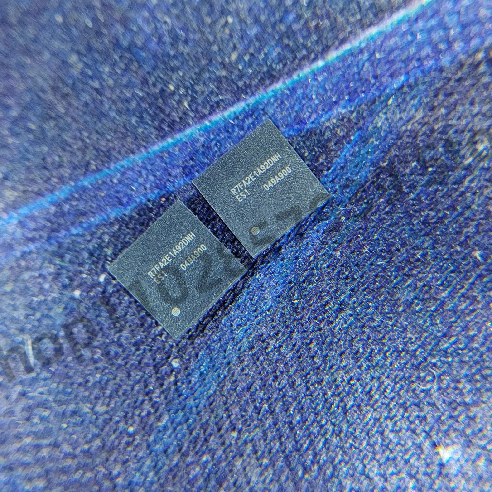 

R7FA2E1A92DNH QFN 2 шт./лот оригинальное место, бесплатная доставка