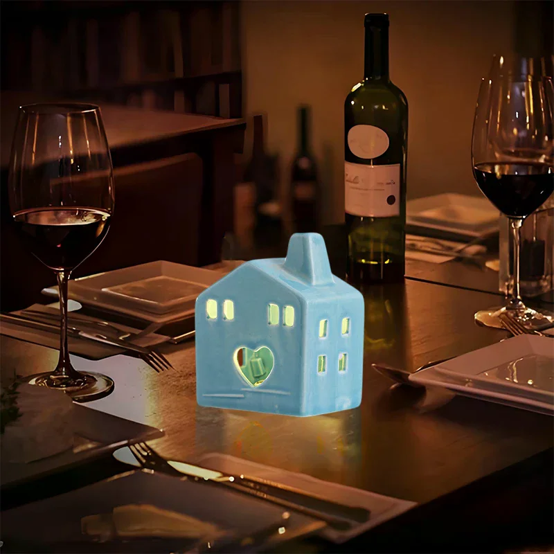 Świecące dekoracje wiejskie, białe ceramiczne dekoracje w kształcie domków z oświetleniem, świecące zimowe domki wiejskie