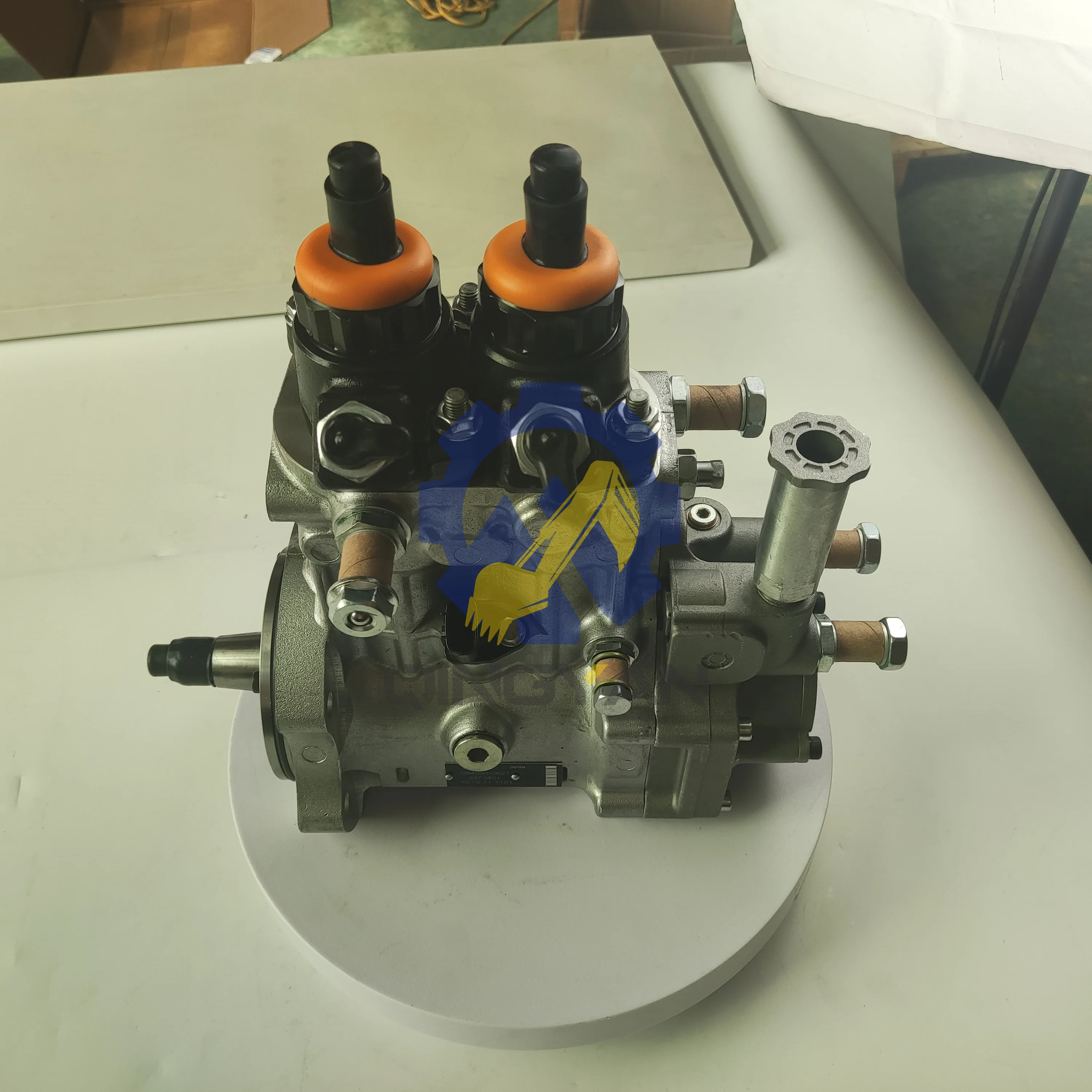 Original  on Komatsu  Fuel Injection Pump  for Dump Trucks  HD785-7  Engine SAA12V140E-3A  FUEL PUMP ASS'Y 6219-71-1101
