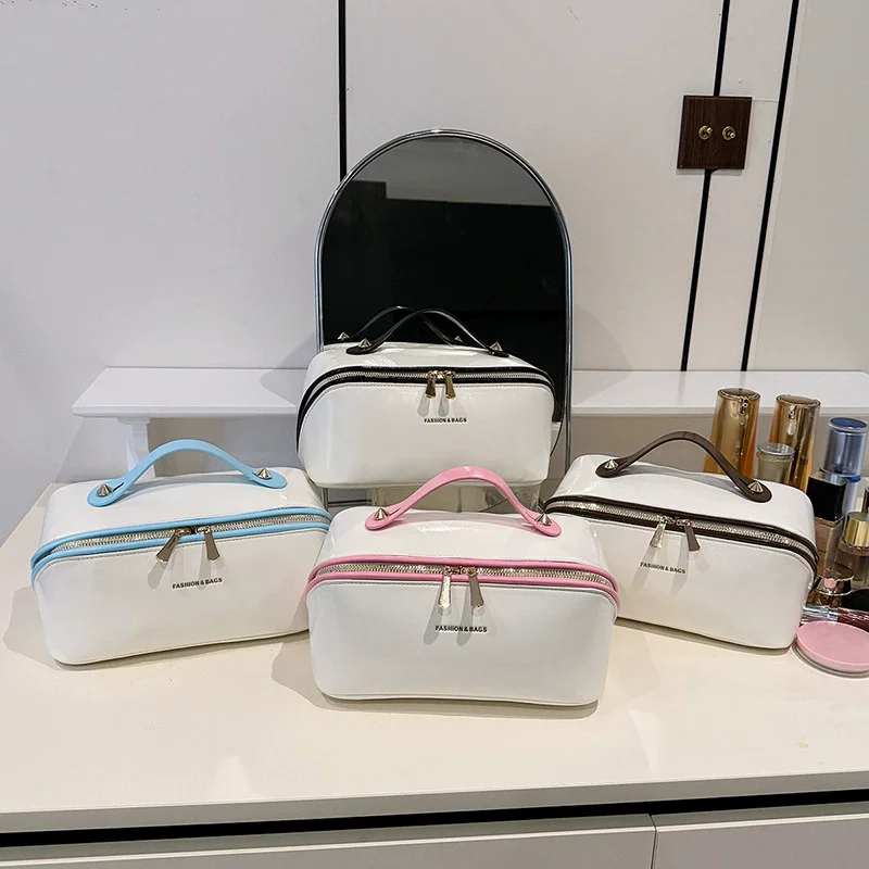 حقيبة مستحضرات التجميل النسائية متعددة الاستخدامات، حقيبة وسادة كبيرة محمولة متعددة الوظائف مقاومة للماء للسفر والمكياج وأدوات الزينة وغسل المكياج