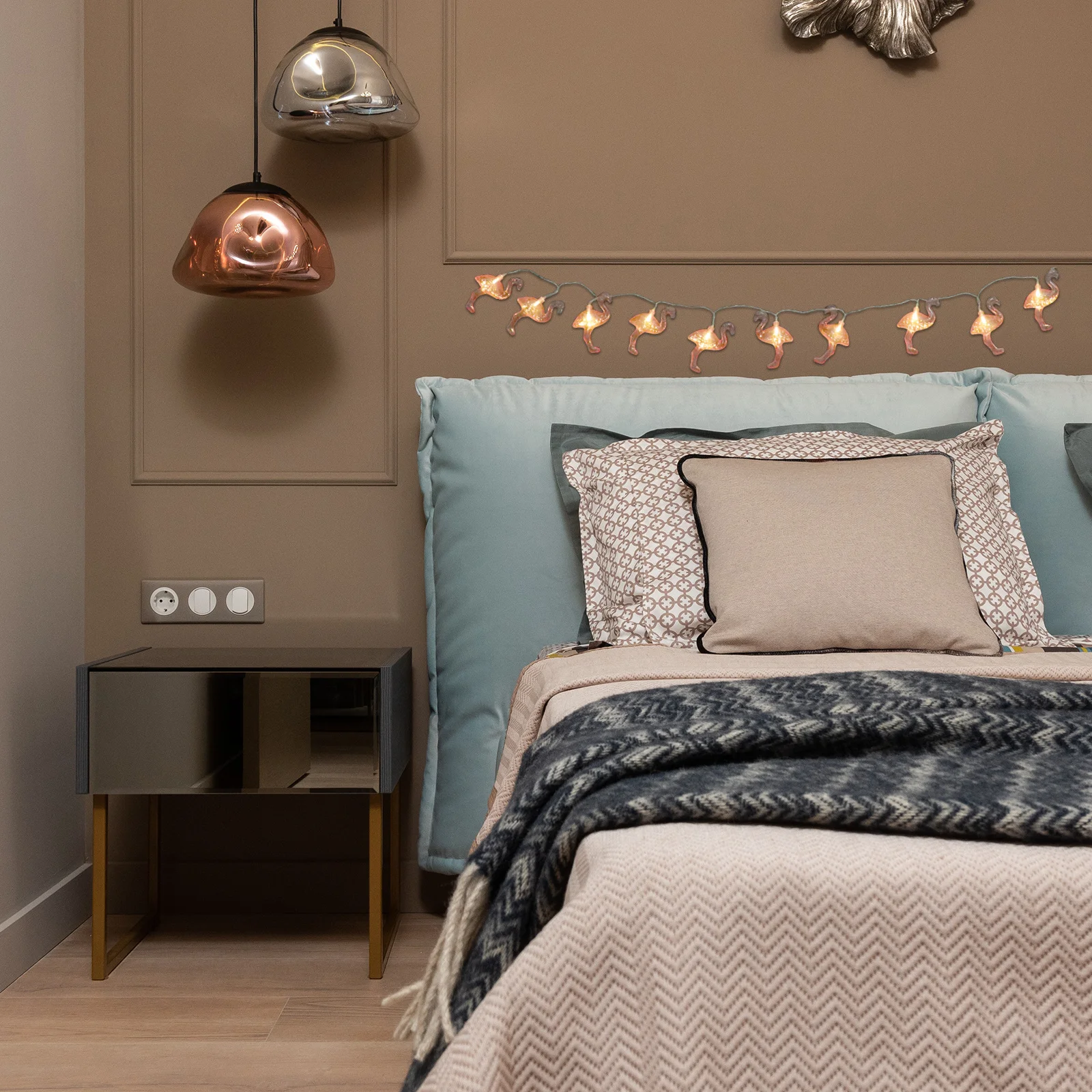 

1.5m Flame Resistant Plastic Copper Wire Flamingo LED String Lights for Party Garden Wedding Lawn Decorative Illumination