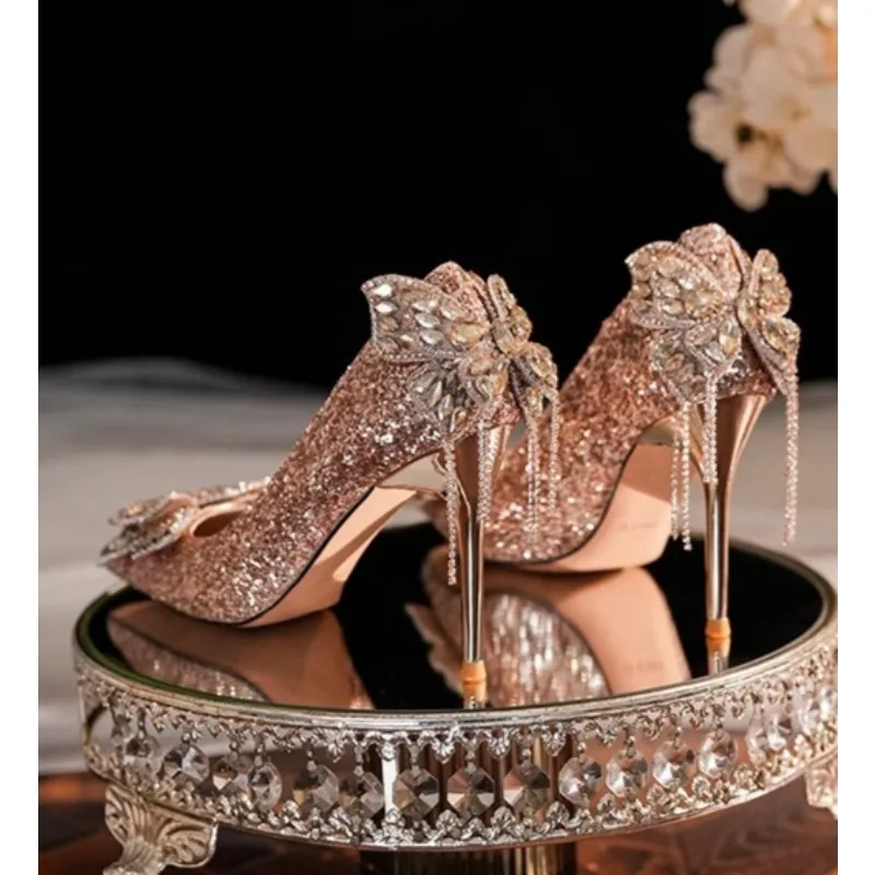 Neue Glänzende Bowknot Dünne Heels Pumps Frauen Slip-On Bling Kristall Party Schuhe Frau Sexy Spitz Glitter High Heels schuhe