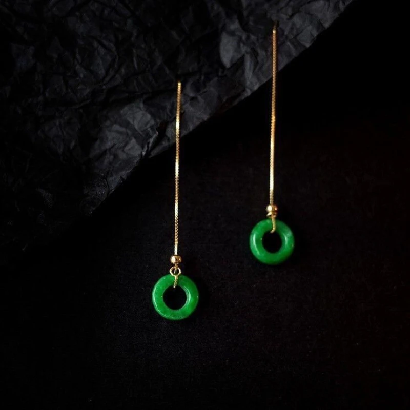 Classic Dry Green Spicy Green Safety Buckle Earrings, Fashionable and Versatile Temperament Earrings.