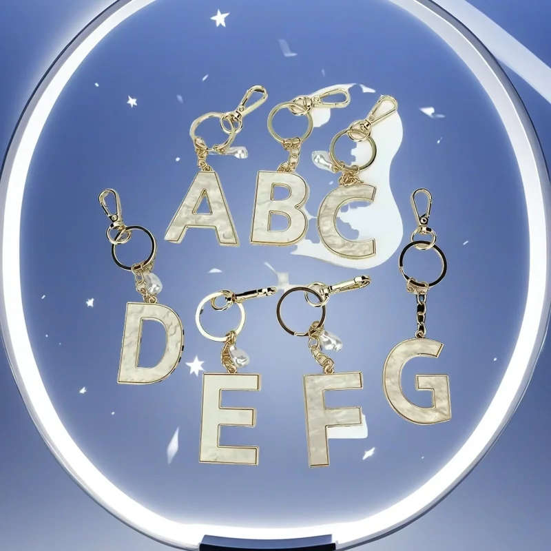

DIY Gift for Men Women Fashion Pendant Keychain with Luxury Pearl Decoration A-Z Initials Keyring Couples Metal Initial Pendant