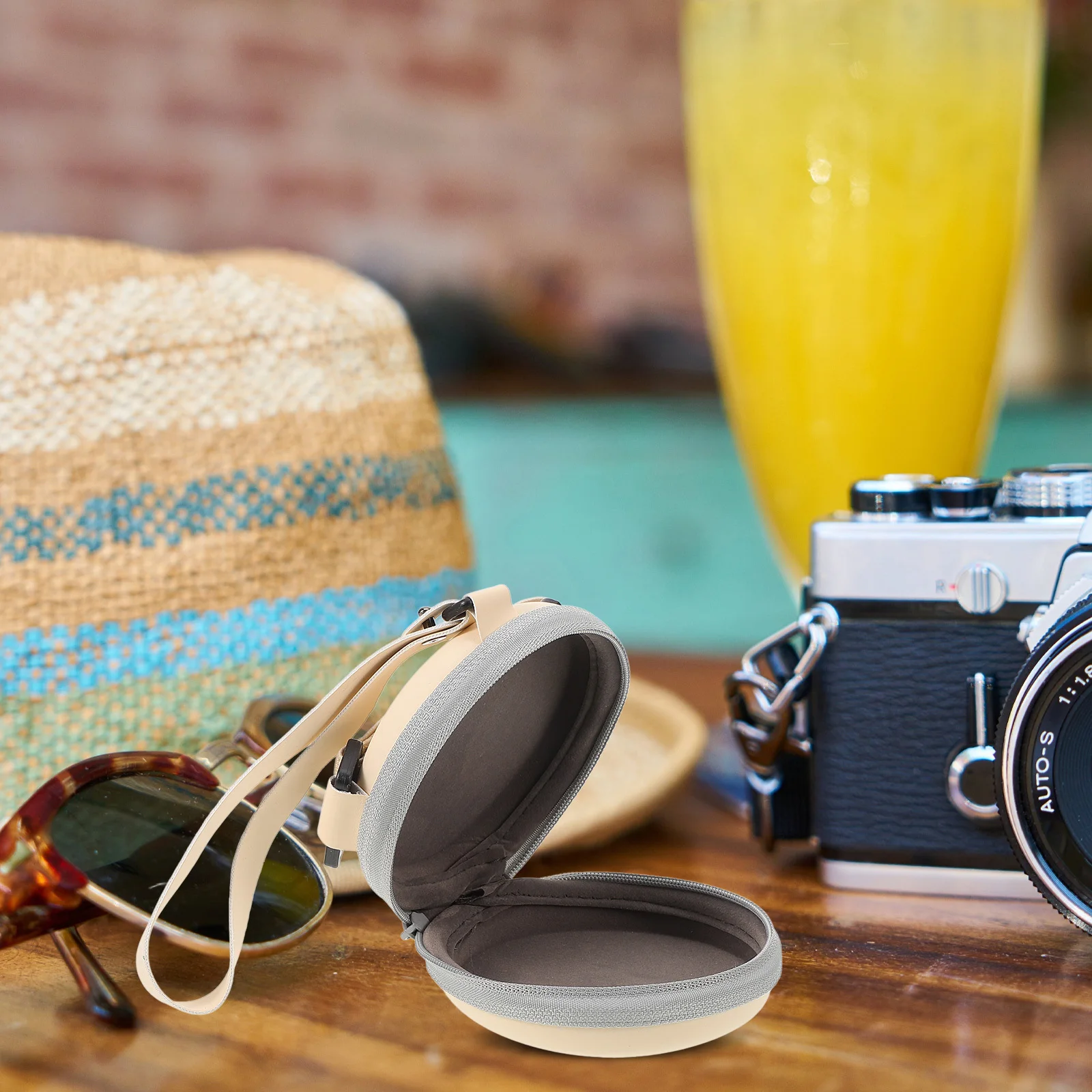 

Round Sunglasses Case Foldable Hard Glasses Container with Hanging Rope Convenient Portable Sunglass Organizer Travel Eyewear