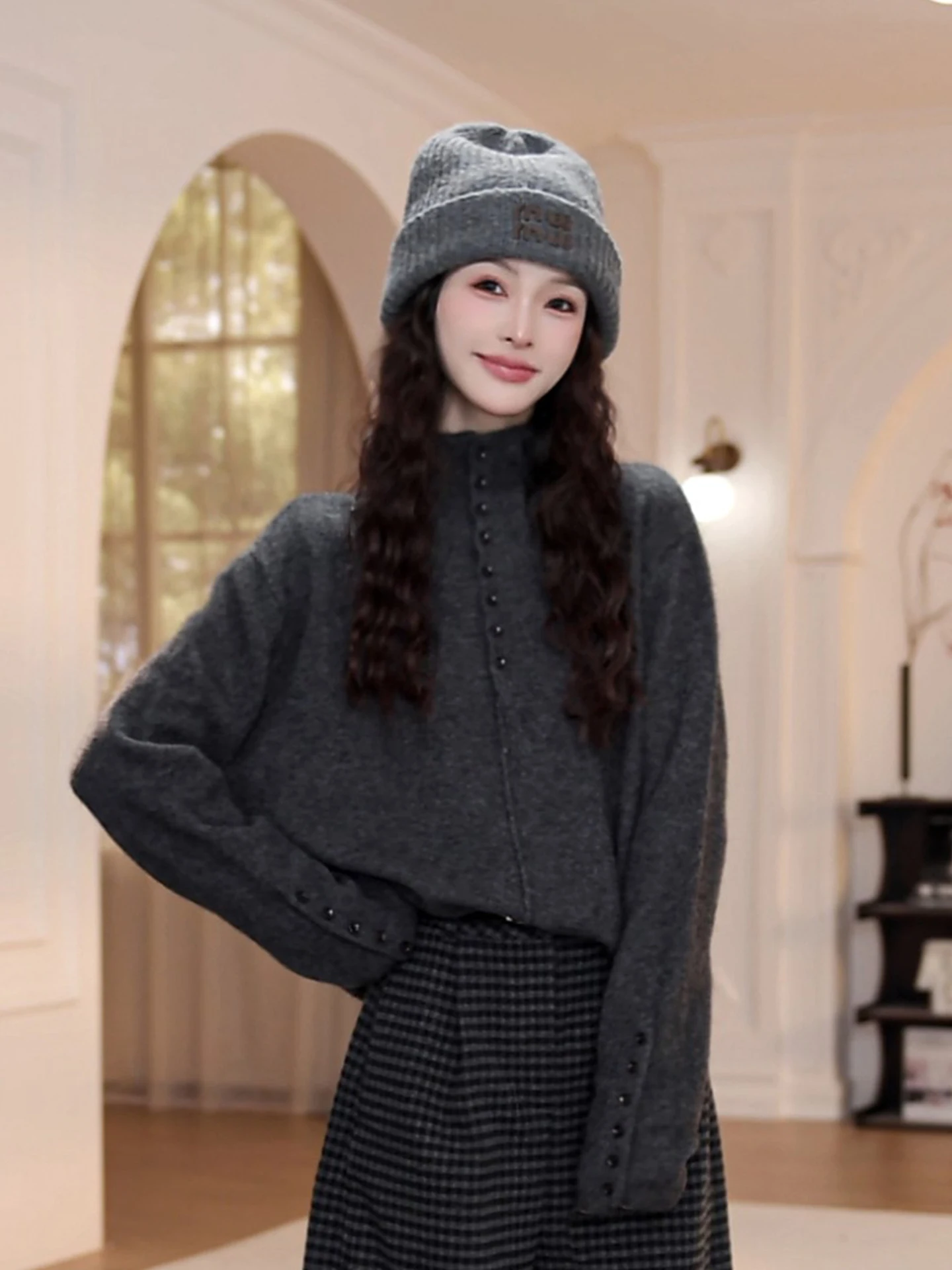 快適なロングスリーブニットウェア、ハイネック、無地、韓国風、通勤トップス、万能デザイン、レディース冬服