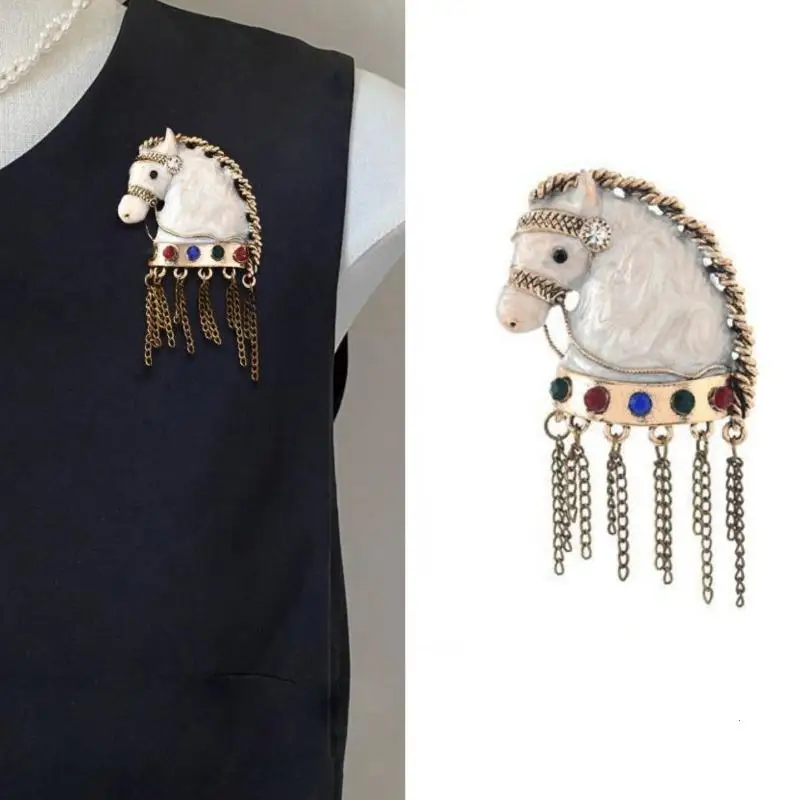 Rhinestone Horse Vintage Brooches For Women Unisex Tassels Zodiac Horse Pins Banquet Party Backpack Gifts Jewelry Accessories