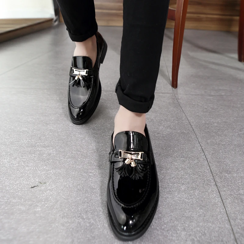 Fashionable Men Loafers Black Men Comfortable Anti-slip Breathable Business Small Leather Shoes Gentleman's Shoe Sizes 38-46