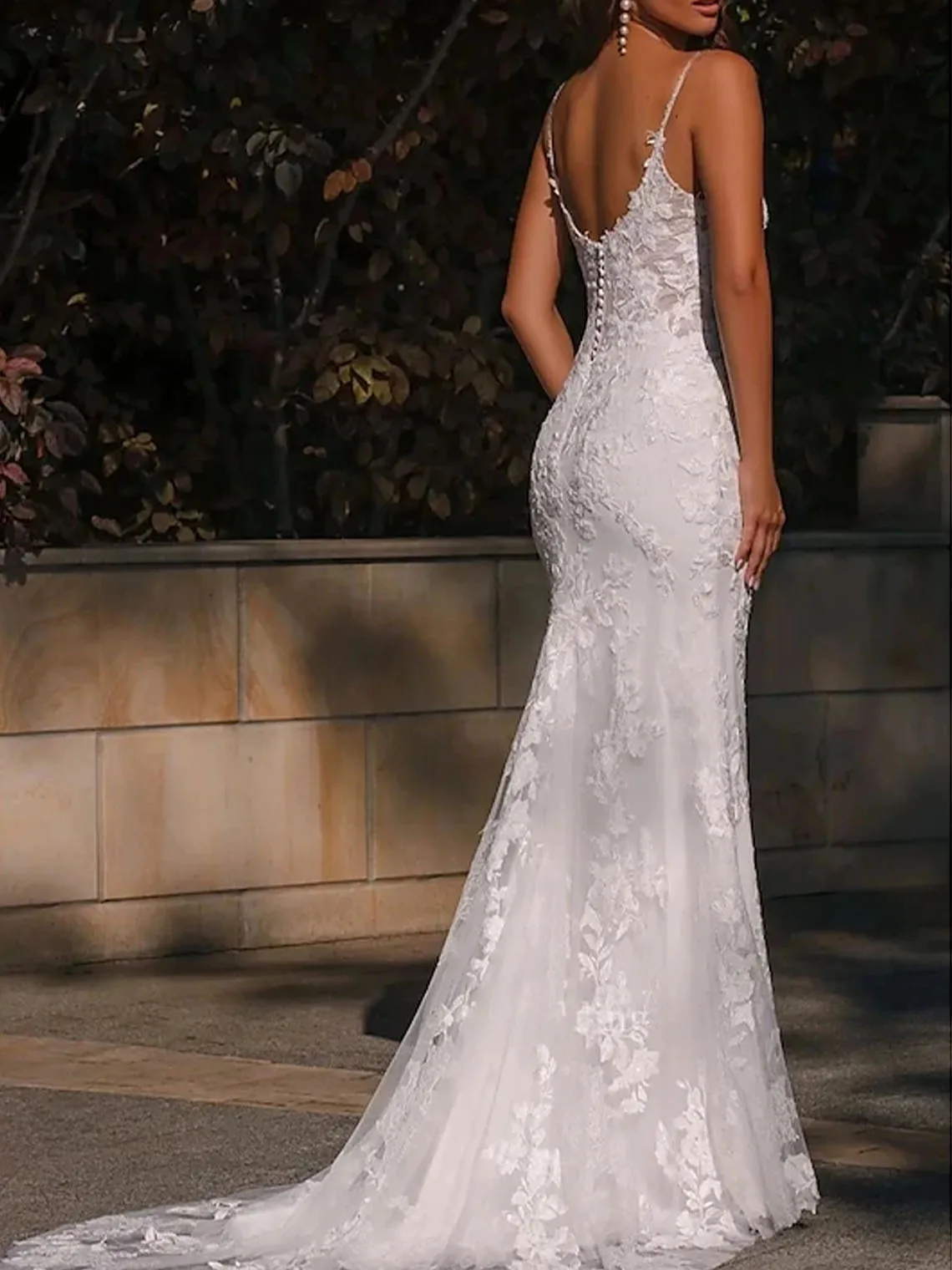 Elegant Lace Mermaid Wedding Dress V Neck Sleeveless Appliques Embroidery Bridal Gown Beach Wedding 2025 Free Customized