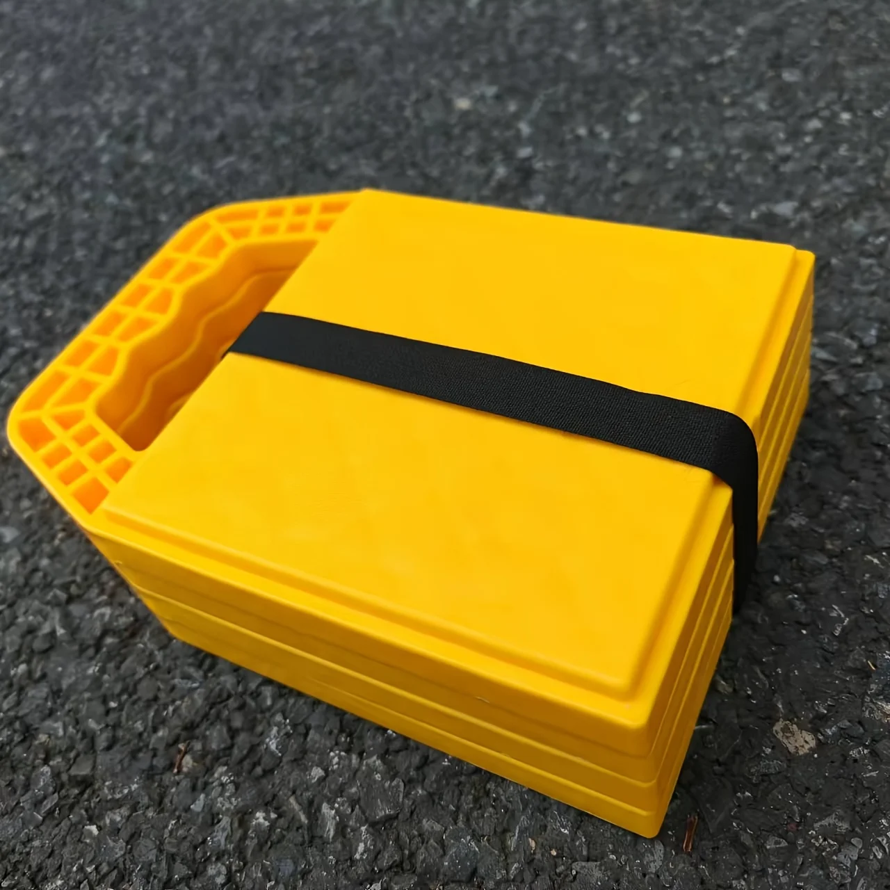 

4Pcs RV Stabilizer Leveling Jack Pads with Strap UV Resistant Anti Slip Trailer Jack Block for Camper Caravan Travel Trailer