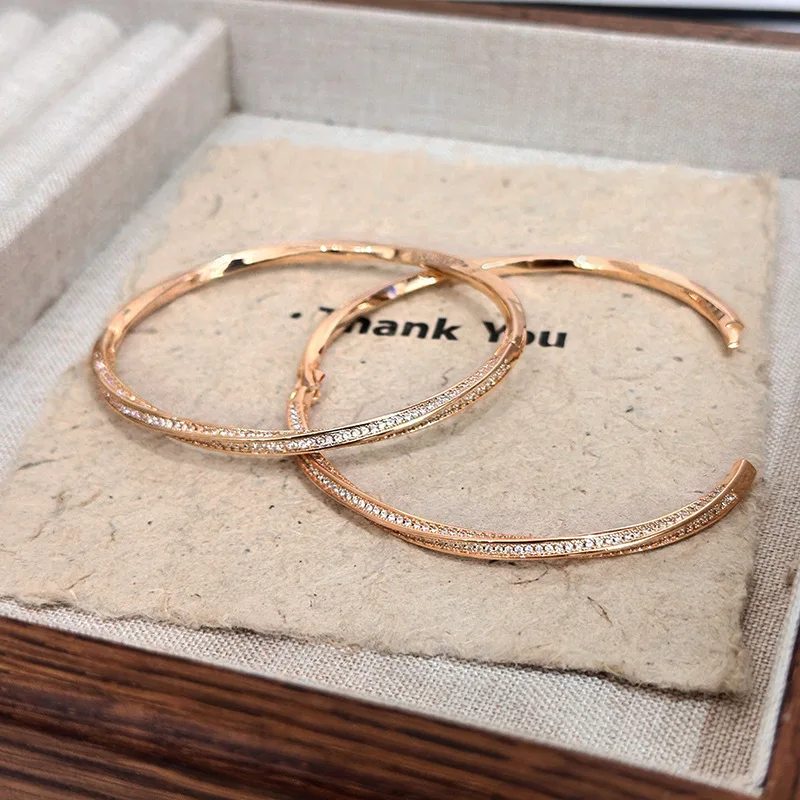 2026 Hot Selling Precision Full Diamond Mobius Bracelet Light Luxury High Design Bracelet With Opening And Closing Handpiece