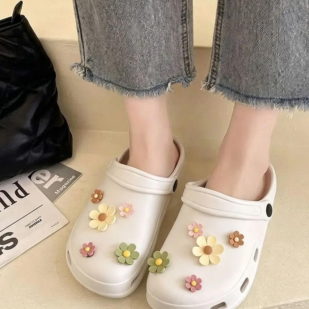 10Pcs/Set Cute Style ABS Shoe Buckle Charms DIY Daisy Flower Hole Shoe Accessories Easy to Attach Shoe Charms Clogs Accessories