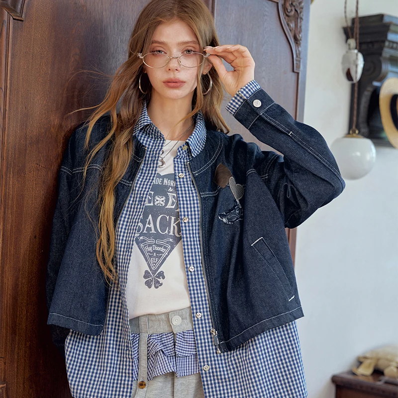 ELFSACK Women's Preppy Fake Two-Piece Jacket with Badge Decor, Contrast Plaid Trim Outerwear, Casual Long Sleeve Coat