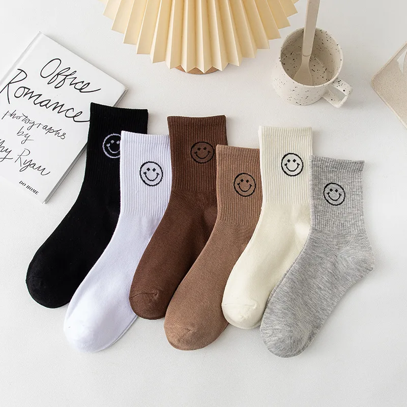 Cartoon Socks smiling Face Funny Harajuku Women Kawaii Cute Happy Streetwear Cotton Woman Sock Kobieta Skarpety Femme Chaussette