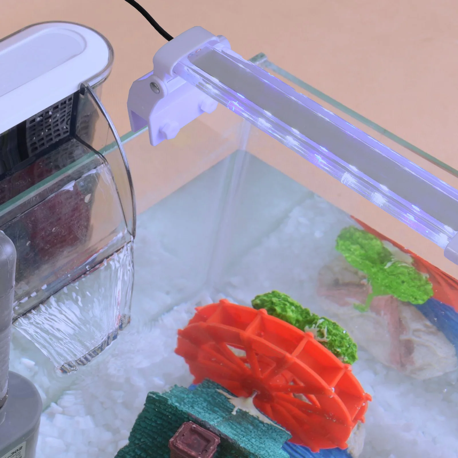 

1Pcs Fish Tank Light High Brightness LED Aquarium Lamp White Color Energy Saving Landscape Lighting Device for Aquarium