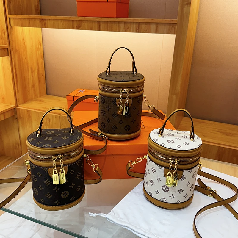 

Famous Designer Women's Messenger Bag Premium Leather Handbag Stylish Crossbody Shoulder Purse Elegant Ladies