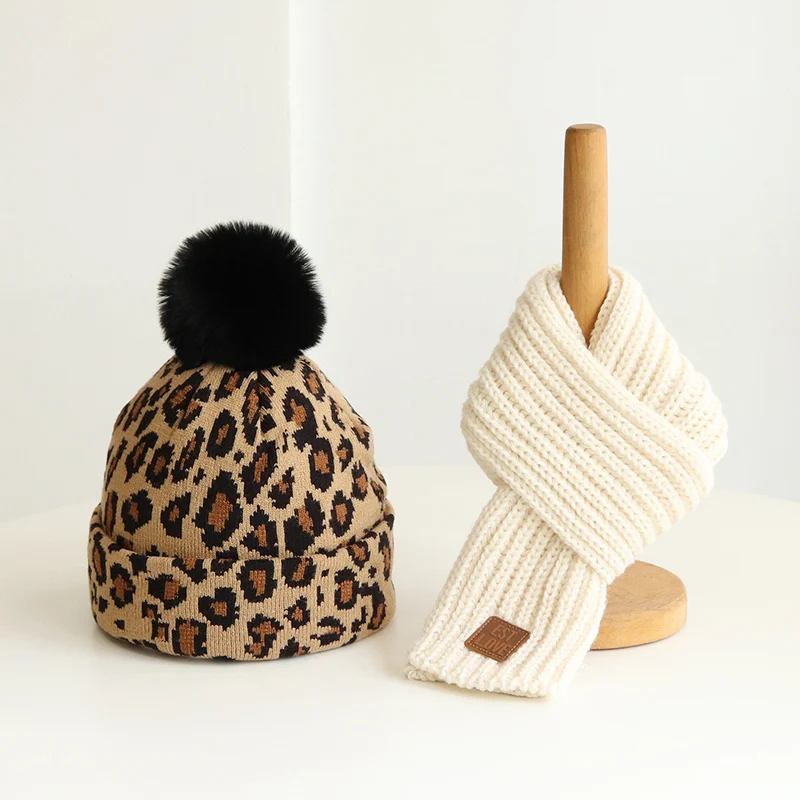 Autumn and winter children\'s hat and scarf suits boys and girls baby hat leopard print style knit hat thickened girl hat trend