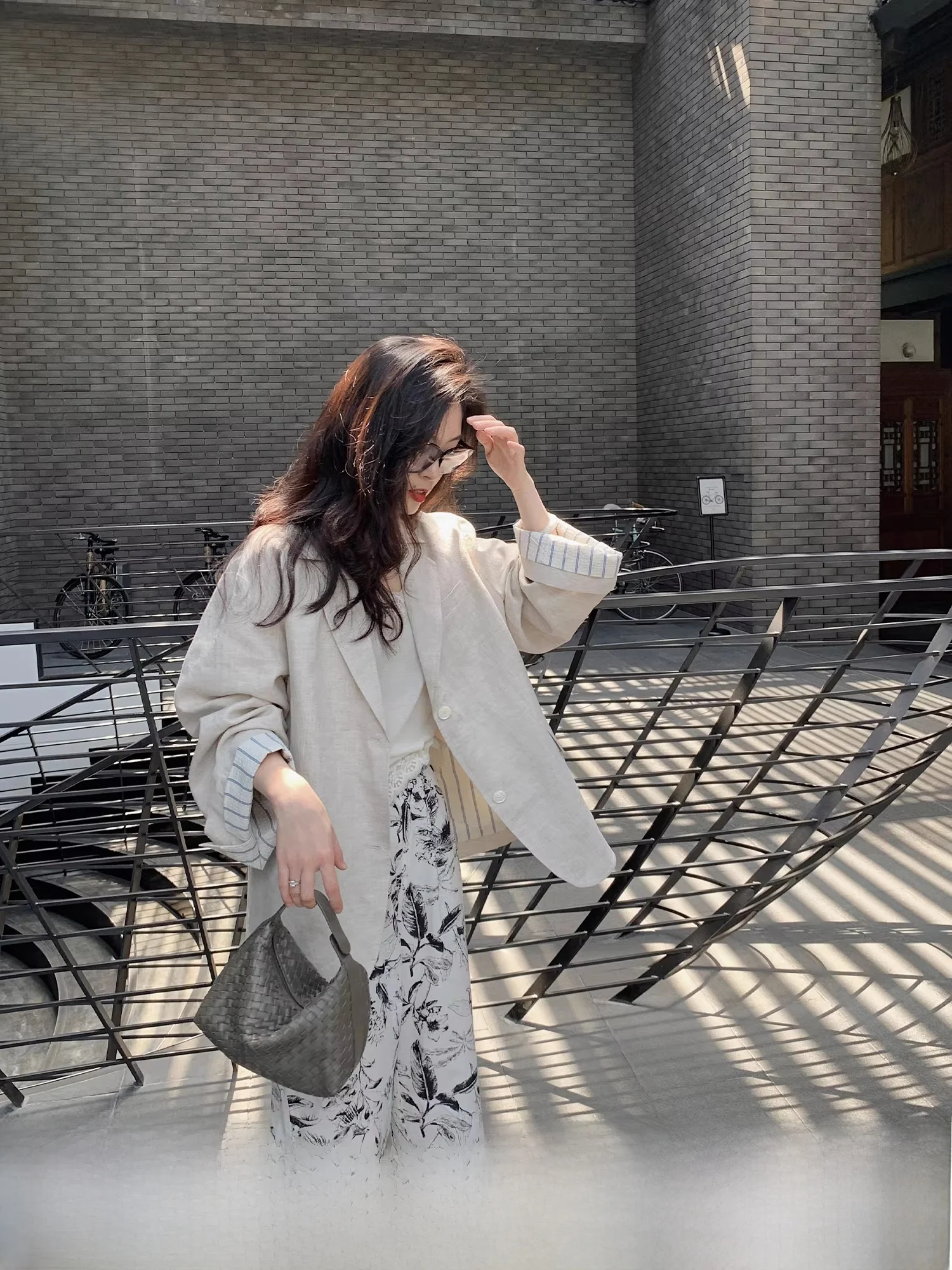 

Женский льняной полосатый пиджак Yang Xiaoyao Lazy Sle, свободный топ, весна 2026, новый, для офиса, с длинным рукавом, на одной пуговице