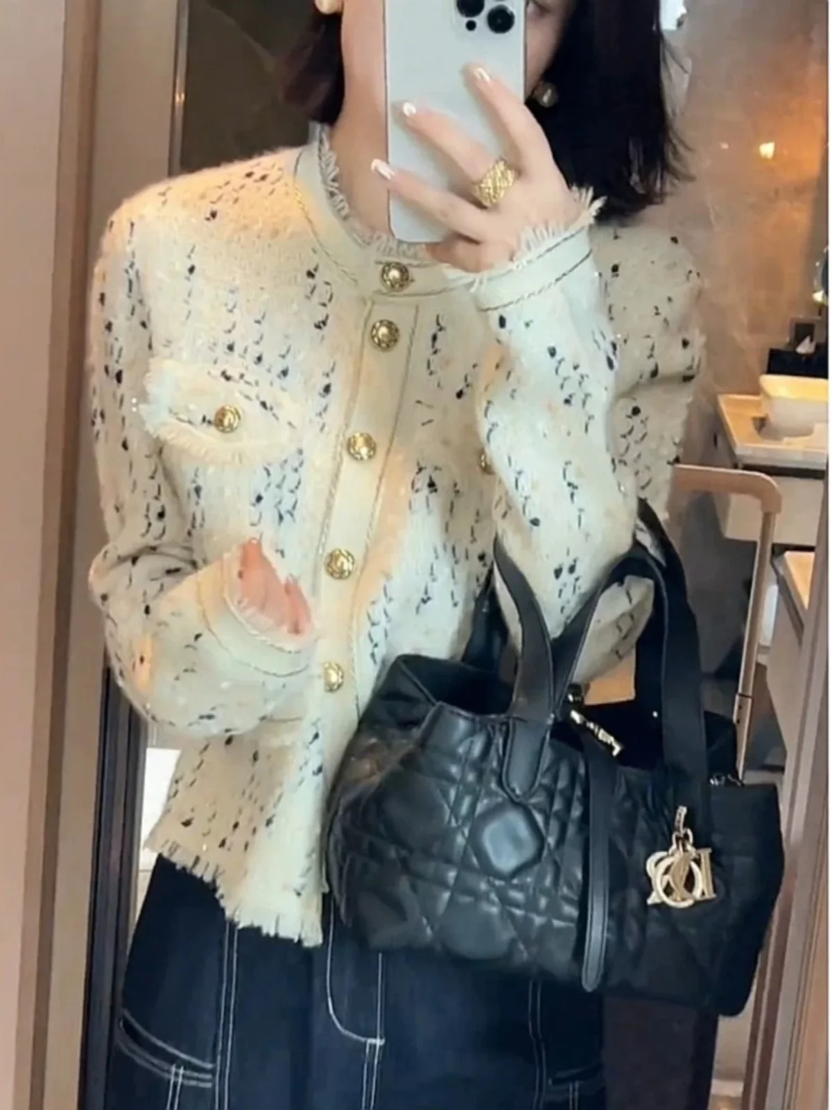 

New 2024 Autumn Faionable Small Fraance Sle Top Ele High-End Women's Clothing Knitted Long Sve round Ne Sweater