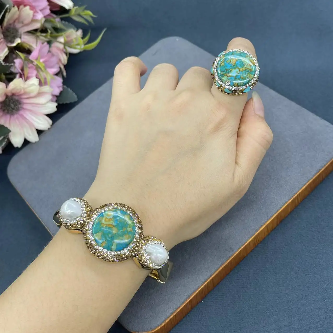 Turquoise set Internet celebrity same inlay this pearl color retention electroplating handmade design turquoise jewelry factory