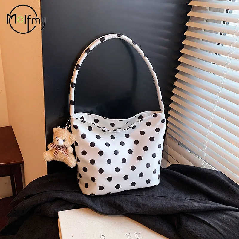Umhängetasche, gepunktete Umhängetasche mit Anhänger, Umhängetaschen für Damen, modische Einzeltasche aus Segeltuch für trendige Handtasche