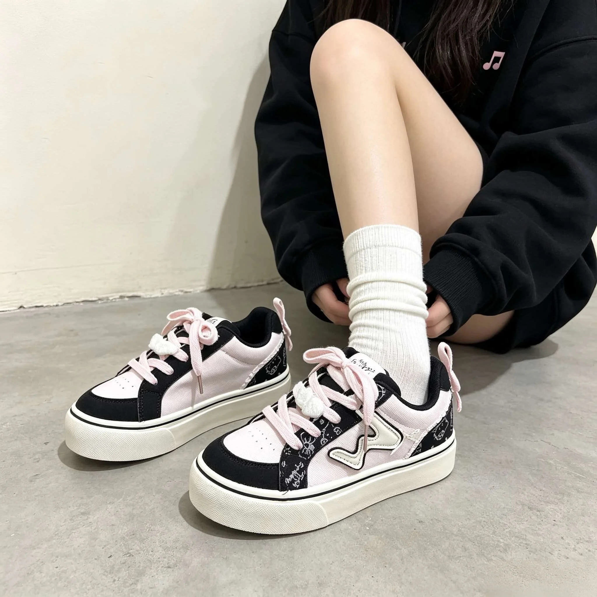 Retro Women Platform Skate Shoes Beige Silver Star Decor Hollow Breathable Lace‑Up Round Toe Casual Daily Board Sneakers