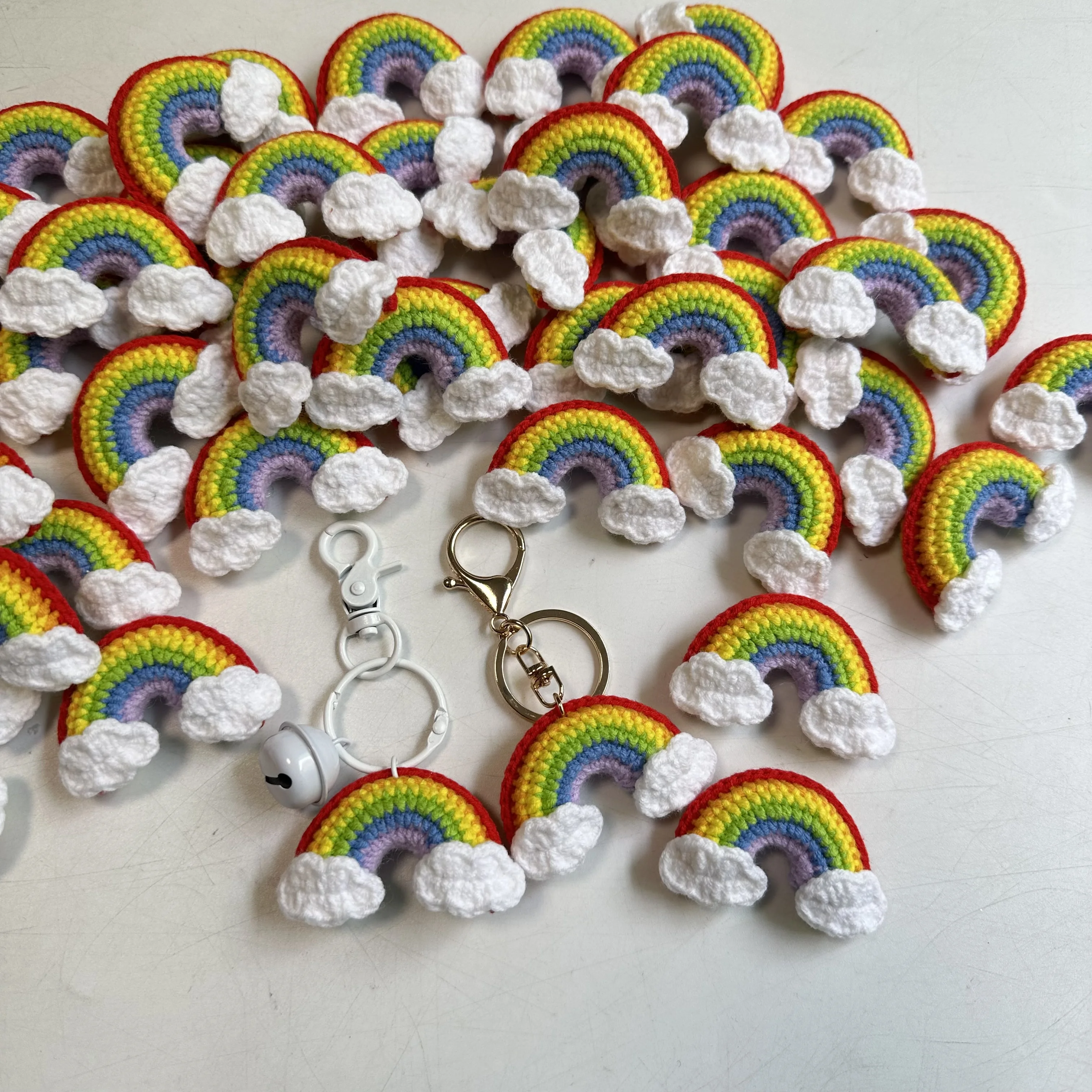 الجملة اليدوية 6 سنتيمتر نوعية جيدة القطن المواضيع قوس قزح المفاتيح حقيبة كروشيه قلادة اكسسوارات السيارات محبوك دمية Keyrings