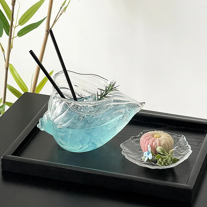 

Unique Designer Conch Wine Cup Artistic Shell Goblet for Cocktails Elegant INS Glass for Display or Aesthetic Drink