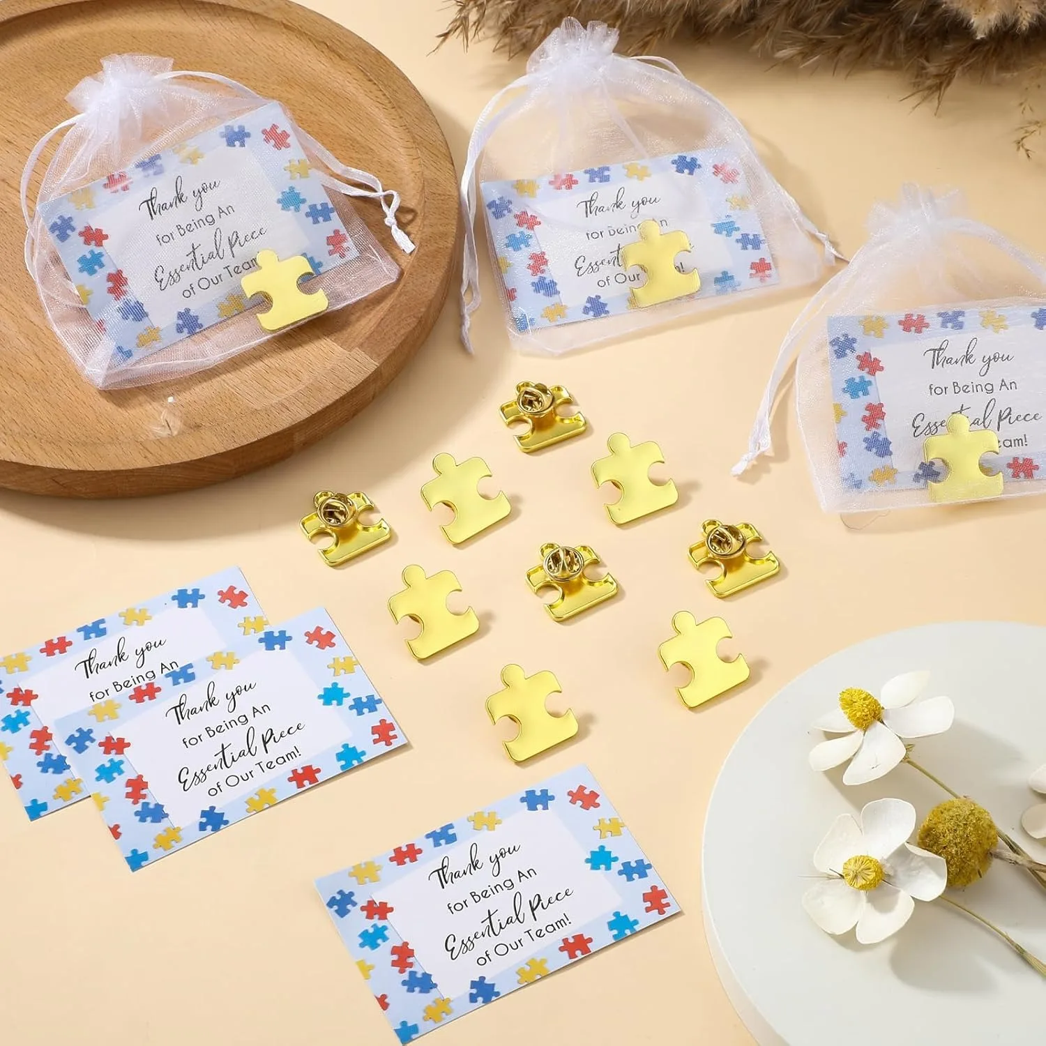 10 مجموعات من هدايا شكر الموظفين الجماعي - دبابيس ألغاز كبيرة مع بطاقات شكر وأكياس شاش مناسبة للهدايا