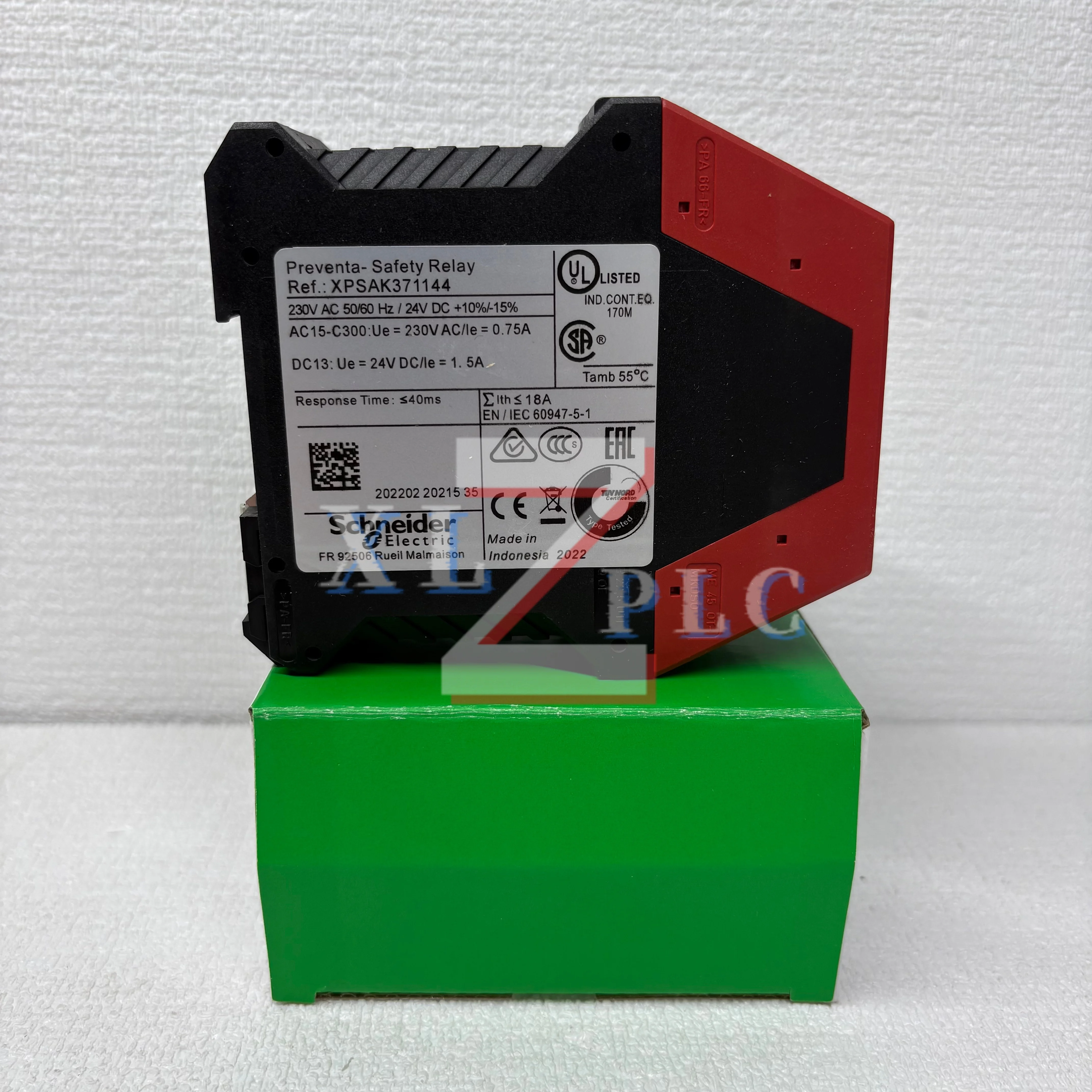XPSAK371144 New In Box Safety relay