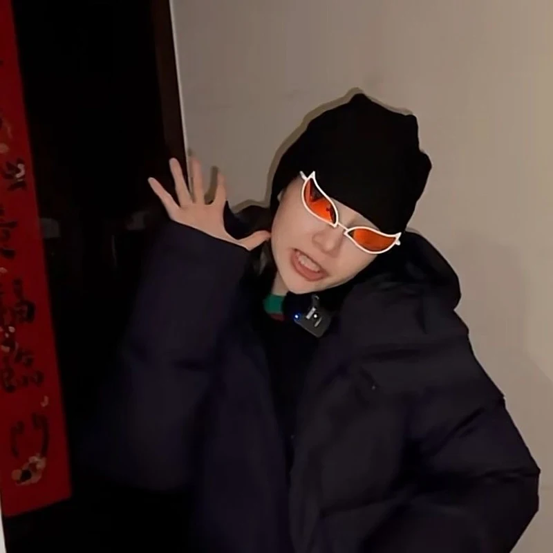 女性と男性のためのコスプレサングラス,アニメ,PVC,楽しい,クリスマスギフト,パーティーアクセサリー