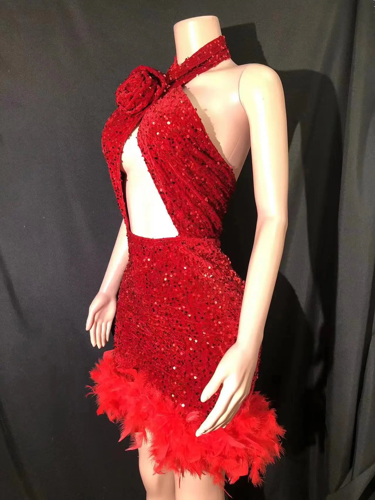 Neue maßge schneiderte Quasten Feder Mesh Spitze Feder hoch elastische Kurzarm Perle sexy enge Party kleid Bühne Performance-Kleid