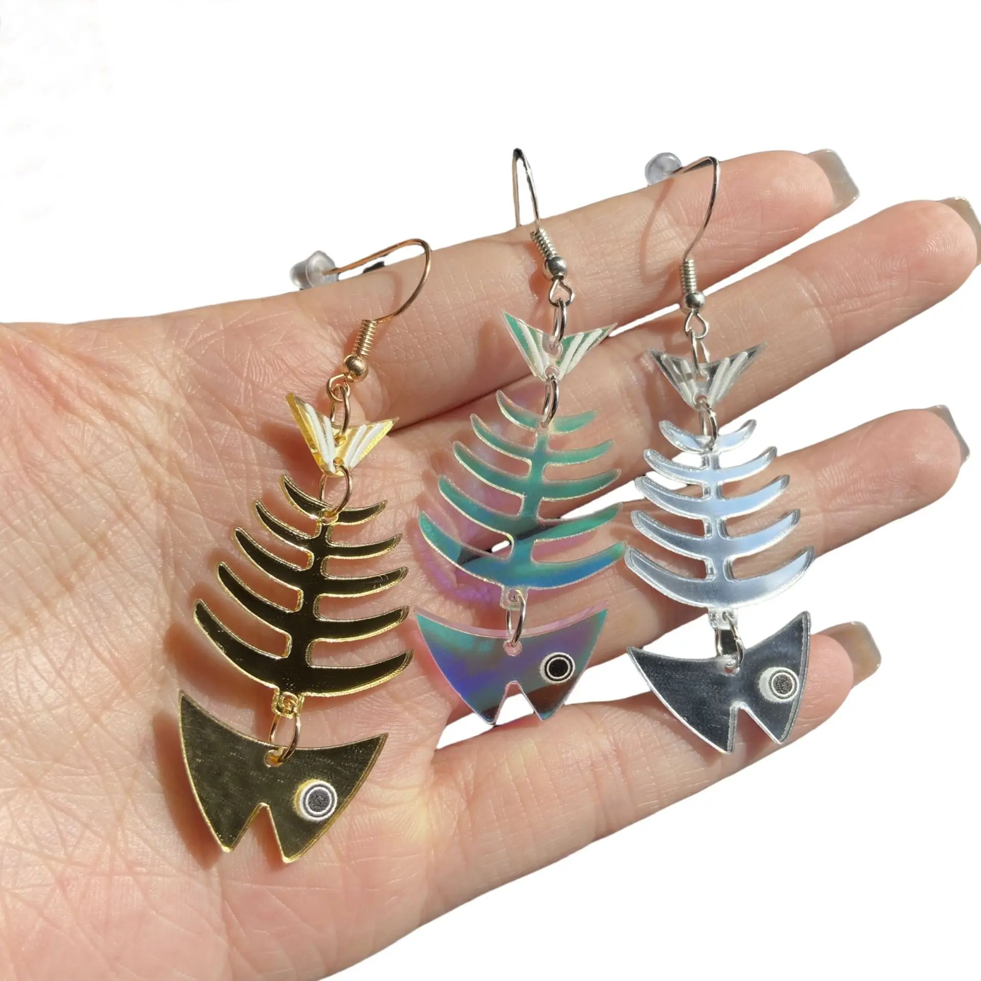 

New Simple and Colorful Mirror Creative Fish Bone and Fish Bone Acrylic Earrings Shining in the Sun Ocean Style Earrings for Wom