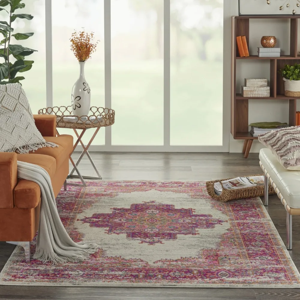 

Passion Persian Ivory/Fuchsia 3'9 x 5'9 Area Rug, (4x6)