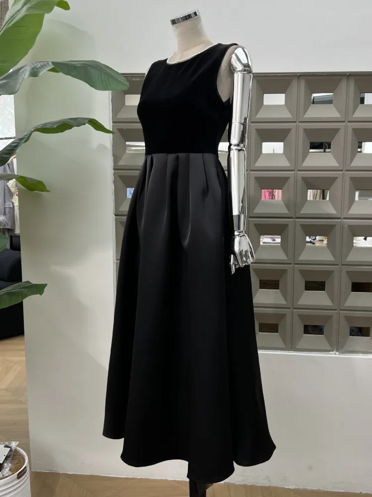 DFDG 2025 فستان نسائي ريترو مخملي لربيع وصيف غير متماثل مرقع رقبة مستديرة بدون أكمام بحزام خصر فستان باري متدفق