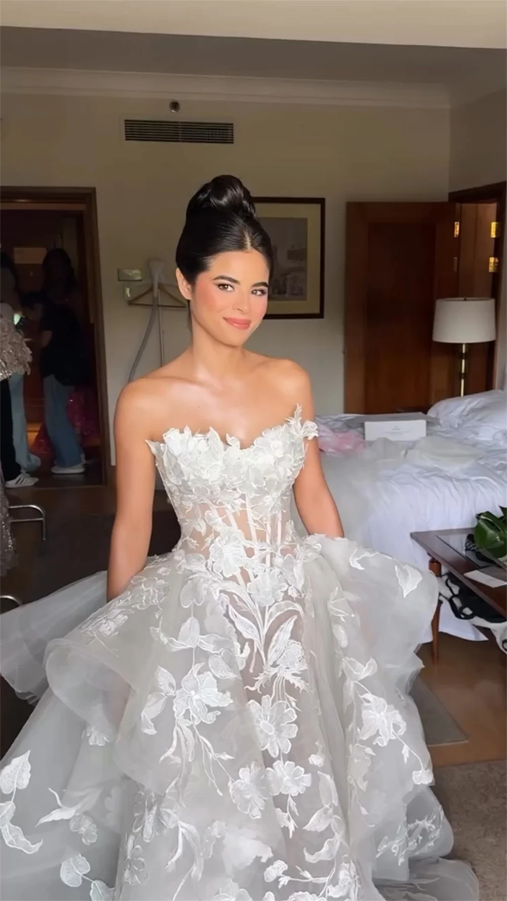 Vestidos de novia elegantes personalizados con cuello en forma de corazón de Tokio, vestidos de novia sin mangas con cremallera de flores, vestidos de novia de tul blancos de corte a